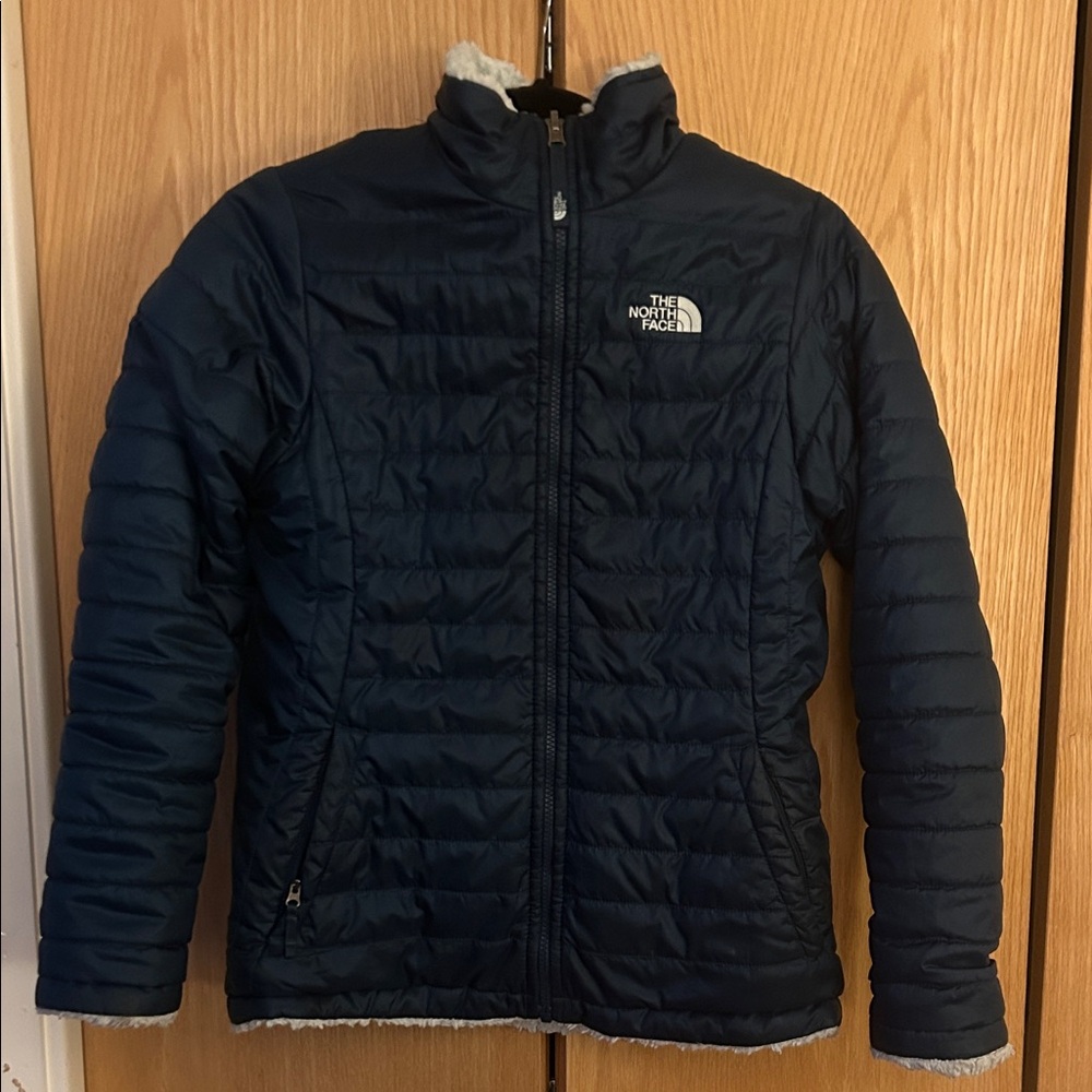 The North Face girls Dark Navy light blue Quilted Reversible Jacket(item22)
